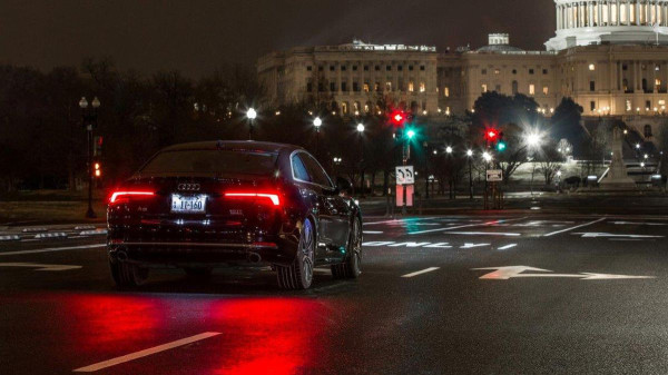 Teknologi Pencegah Mobil Terjebak Traffic Light dari Audi Semakin Canggih