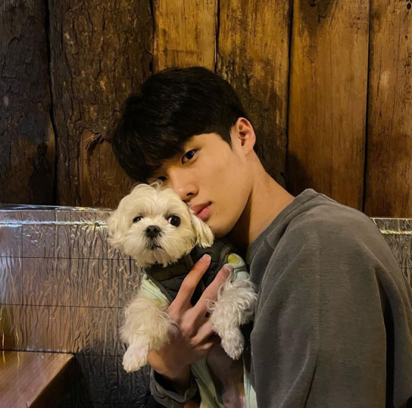 Mengintip Instagram Hwang Sun Woo, Atlet Renang yang Viral Karena Didukung Jennie Blackpink