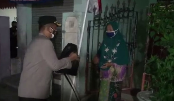 Pasang Bendera Merah Putih, Warga Sidoarjo Kaget Mendadak Didatangi Polisi