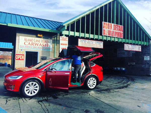 Pembaruan Fitur, Tesla kini Jadi Lebih Ramah dengan Tempat Pencucian Mobil
