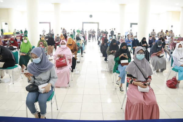 Diikuti Ribuan Mahasiswa, Polda NTB Gelar Vaksinasi Presisi Merdeka Goes to Campus