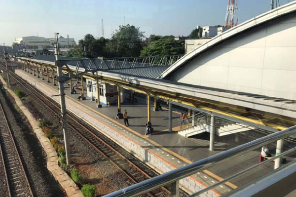 Curhat Pengguna KRL Commuter Line: ‘Kok Seneng Banget Nyetrap Orang’