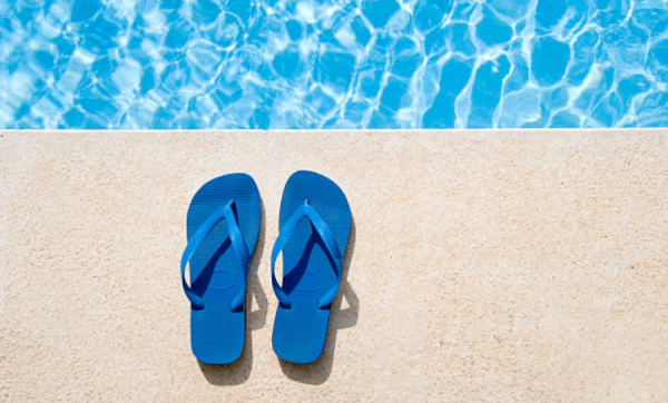 5 Jenis Sandal untuk Kamu Tetap Terlihat Stylish meski Bergaya Santai