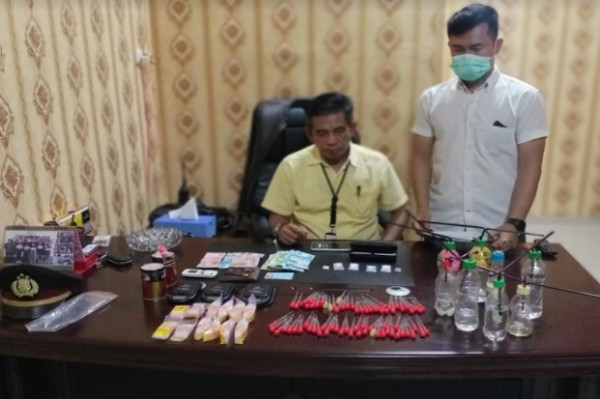 Digerebek, Pengedar Sabu di Muratara Ini Sediakan Alat dan Tempat untuk Nyabu