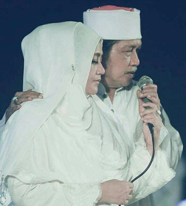 Novia Kolopaking Artis Era 90-an Dinikahi Cak Nun, Begini Kehidupannya Sekarang