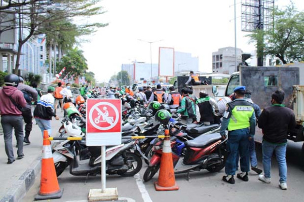 Parkir Sembarangan di Kawasan Pluit, 21 Motor Digaruk Petugas