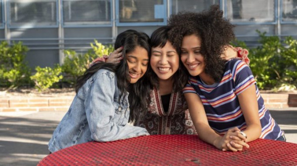 Belajar Berdamai dengan Duka lewat Serial Netflix 'Never Have I Ever'