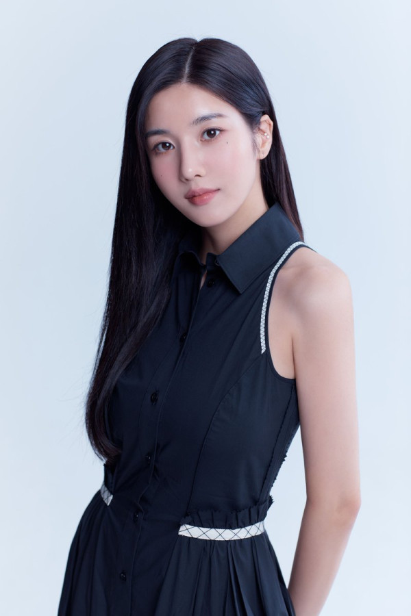 Kabar Terbaru 12 Member IZ*ONE, Ada yang Laris Jadi Model Hingga Siap Debut Solo