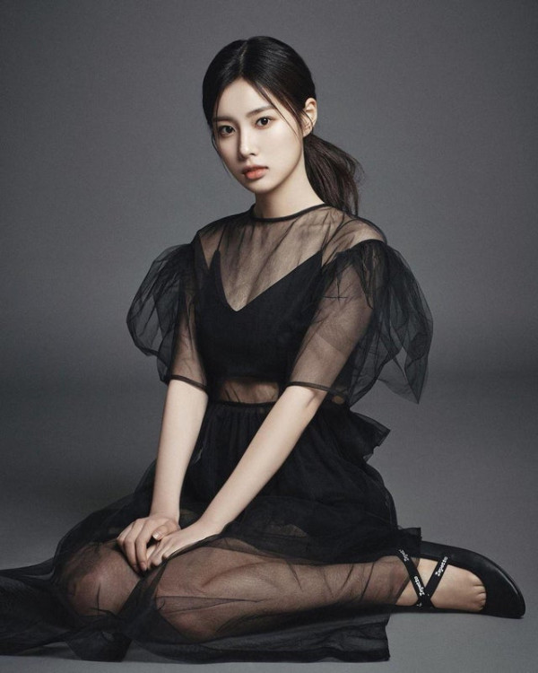 Kabar Terbaru 12 Member IZ*ONE, Ada yang Laris Jadi Model Hingga Siap Debut Solo