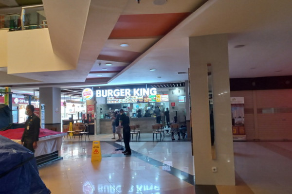 Penampakan Mal Masih Sepi Pengunjung meski Sudah Boleh Dibuka Saat PPKM