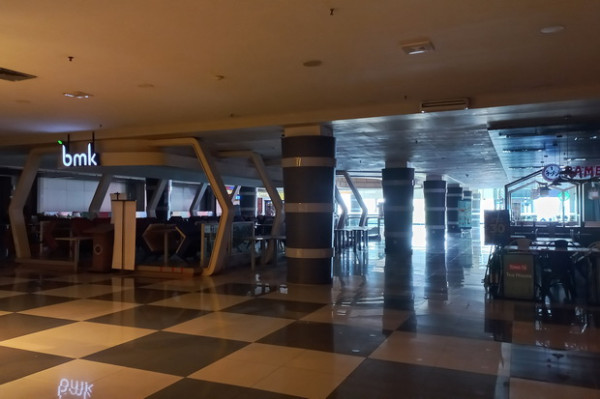 Penampakan Mal Masih Sepi Pengunjung meski Sudah Boleh Dibuka Saat PPKM
