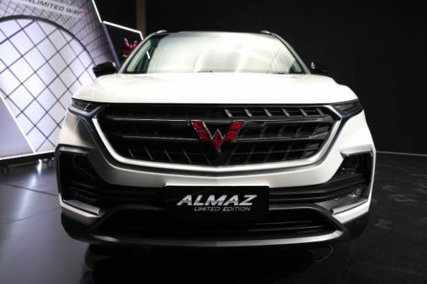 Wuling Almaz RS, SUV Pendatang Baru dengan Prestasi Melimpah