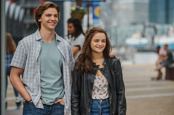 Tips Persahabatan Lawan Jenis Anti-baper seperti Elle dan Lee dalam 'The Kissing Booth'