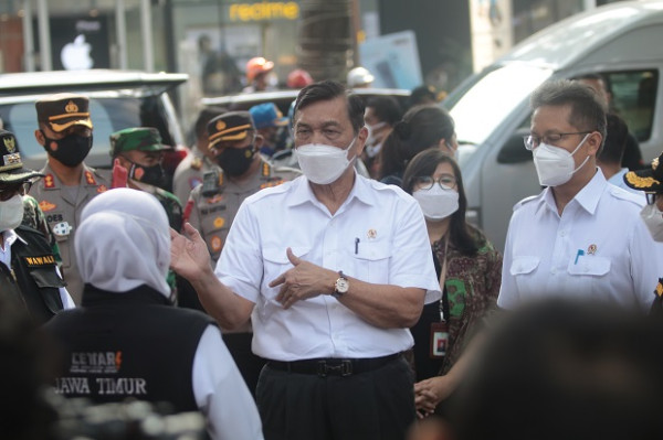 Kunjungi Warga di Isoter Malang, Mengko Luhut: COVID-19 Bukan Aib