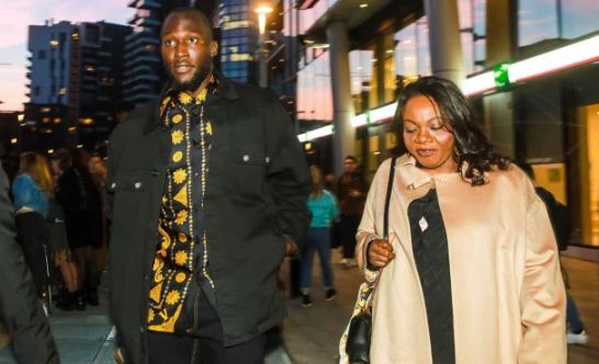 Kisah Romelu Lukaku: Diusir ke Panti, Ibu Pembantu, Main Bawa Akta Lahir
