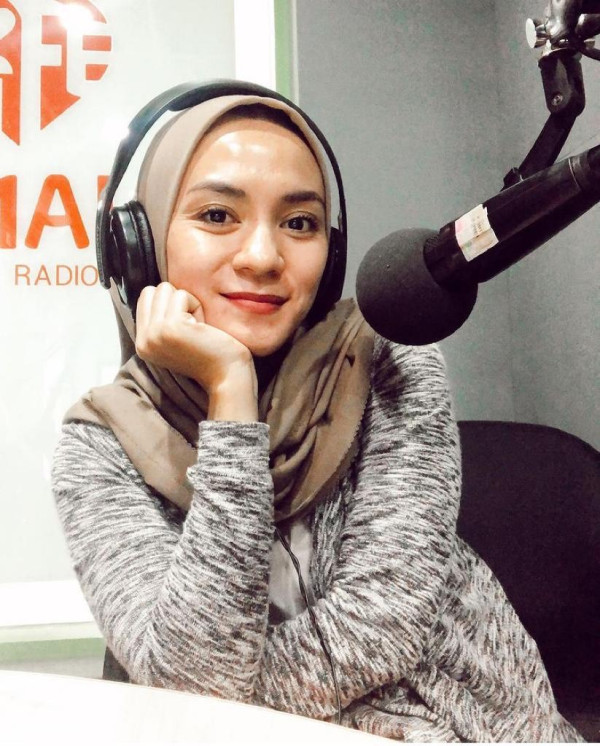 Enno Lerian Penyanyi Cilik Era 90-an yang Kini Jadi Penyiar Radio