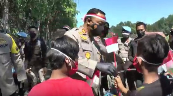 Kapolres Demak Kibarkan Merah Putih di Wilayah Terpencil Pesisir Pantai Utara