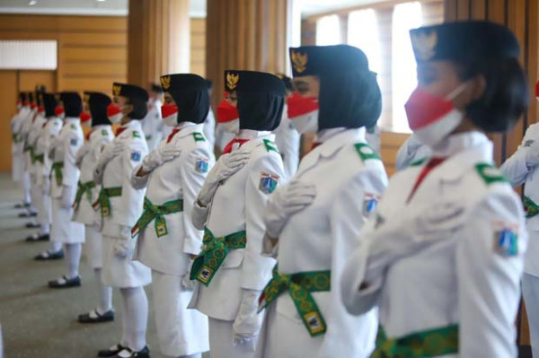 Kukuhkan 42 Capaska, Wali Kota Jakut Minta Anggota Paskibraka Menjadi Duta Pancasila