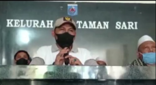 Heboh, Sejumlah Wanita Gotong Keranda Mayat ke Masjid Disalatkan Lalu Dimakamkan