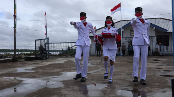 Bupati Elisa Kambu Pimpin Upacara HUT ke-76 RI di Agats