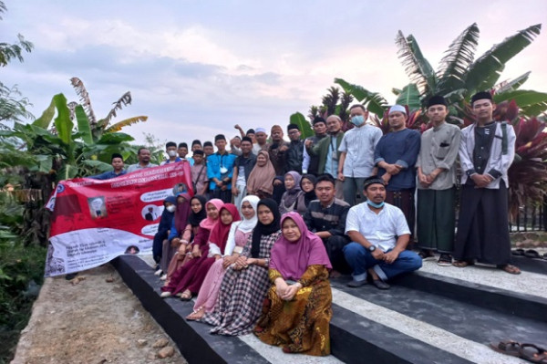Begini Cara BMI, Santri dan Pemuda Desa Pasarean Peringati HUT RI ke 76