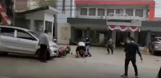 Sok Jagoan Ancam Polisi dengan Sajam, 3 Pemuda Ini Akhirnya Tak Berkutik