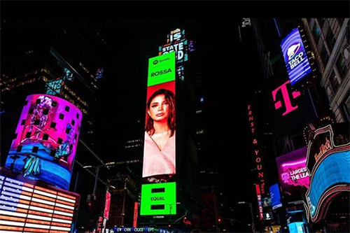Bangga! Wajah Musisi Indonesia Ini Pernah Menghiasi Times Square New York