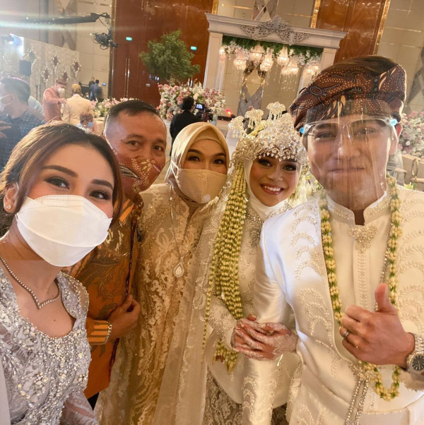 Ayu Ting Ting Disebut Auranya Lebih Terpancar Daripada Lesti Kejora