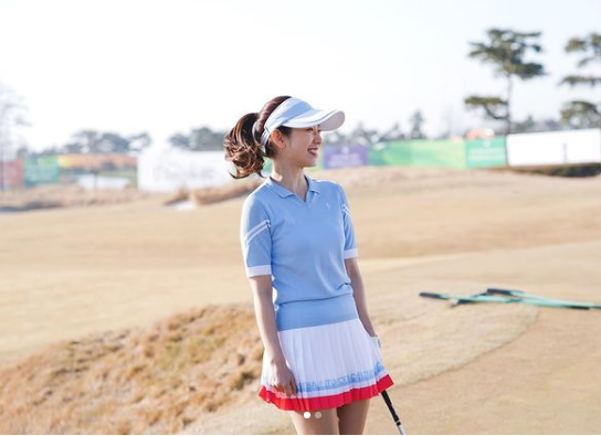 5 Fashion Style Park Shin Hye, Simpel Tapi Tetap Keren