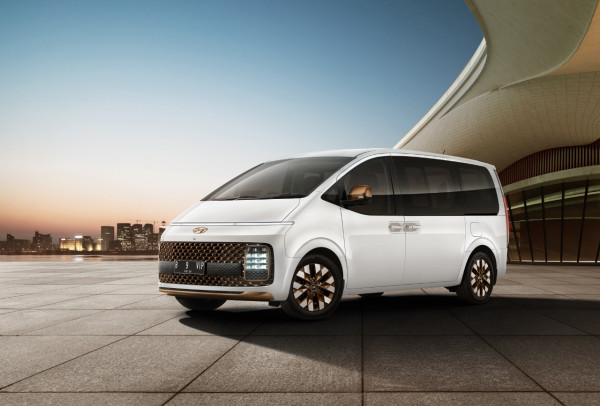 Ini Modal Hyundai Staria Jadi Toyota Alphard Killer