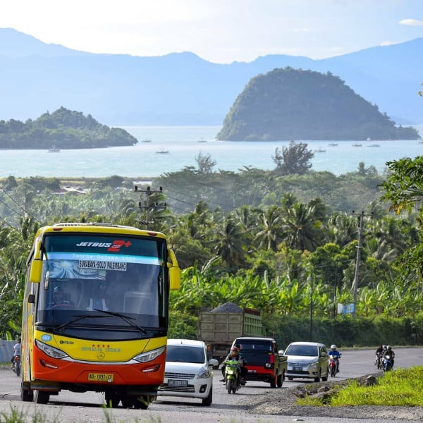 6 Lokasi Jalan di Indonesia yang Diyakini Angker