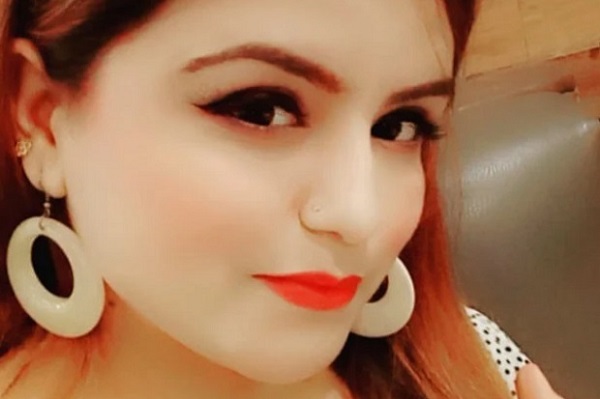 TikToker Cantik Ini Diserang Ratusan Pria Secara Seksual saat Syuting