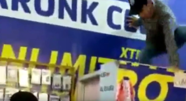 Gadis Muda Ini Terus Meronta dan Minta Tolong, Nyaris Diperkosa di Kamar Mandi Konter HP