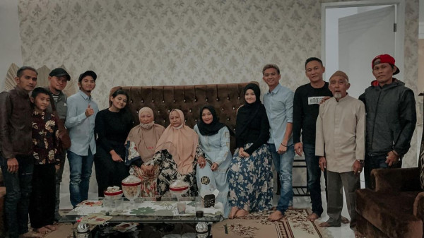 Ridho 2R Posting Foto Bareng Calon Istri, Umumkan Segera Menikah