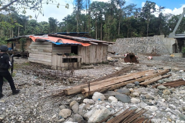 Pasukan Gabungan Polri Ditembaki KKB Saat Evakuasi Karyawan PT Indo Papua di Yahukimo