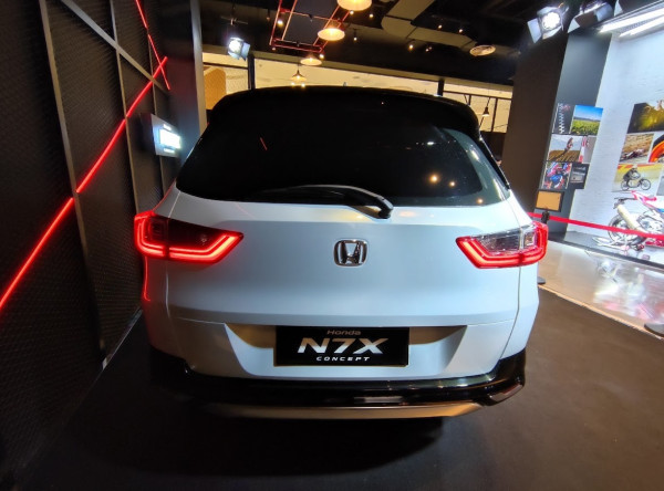 Honda N7X Sudah Bisa Dipesan, Launching September, Ada 4 Tipe, Harga Mulai Rp260 Juta
