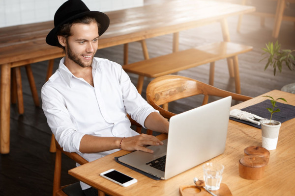 Mau Beli Laptop Buat Kuliah? Wajib Pertimbangkan 8 Hal Ini