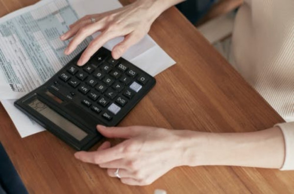 Tips Berbisnis Barang-Barang K-Pop, dari Situs Web Andalan hingga Hitung Keuntungan