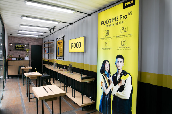 Bernuansa Hitam Kuning, POCO Store Incar Anak Muda Anti Mainstream
