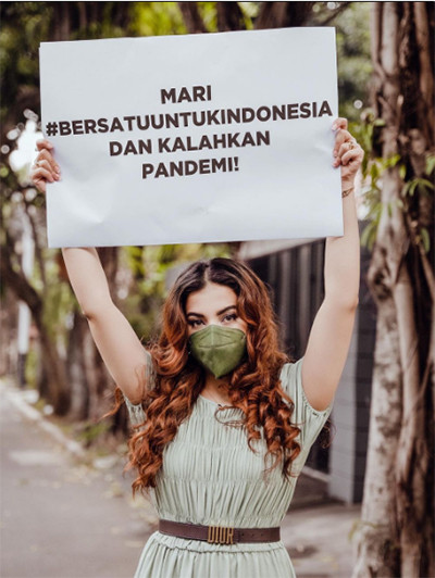 Tasya Farasya Bergaya dengan Padu Padan Outfit Serasi, Ikat Pinggang Dior Paling Bikin Salah Fokus