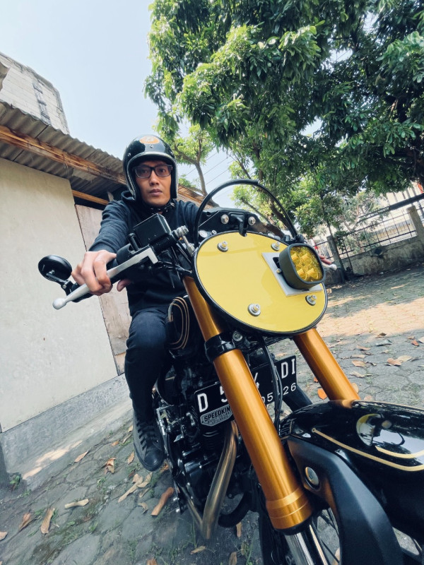 Kawasaki W175 Modifikasi Ini jadi Sarana Edukasi Bitcoin