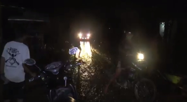 Takut Banjir Bandang Susulan, Warga Pilih Mengungsi di Tempat Aman