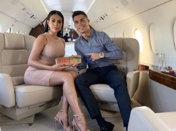 Kisah Asmara Cristiano Ronaldo dan Gadis Sales Tas yang Menghebohkan