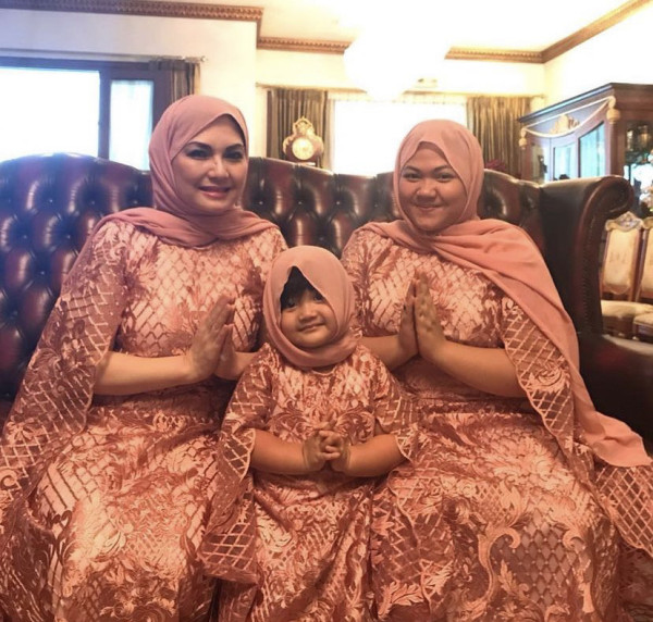Ingat Nia Daniaty Pelantun Gelas-gelas Kaca? Begini Kehidupannya Sekarang