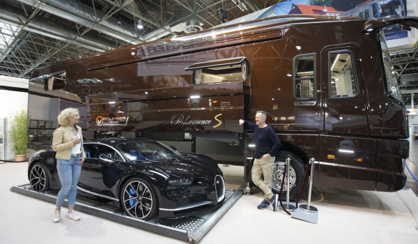 Ini Rumah Berjalan Sultan Seharga Rp110 Miliar yang Bisa Bawa Bugatti Chiron