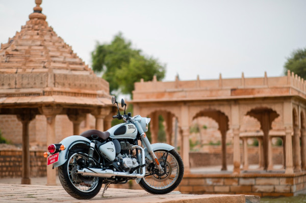 Royal Enfield Classic 350 Jadi Kado Kalangan Menengah yang Ingin Bergaya