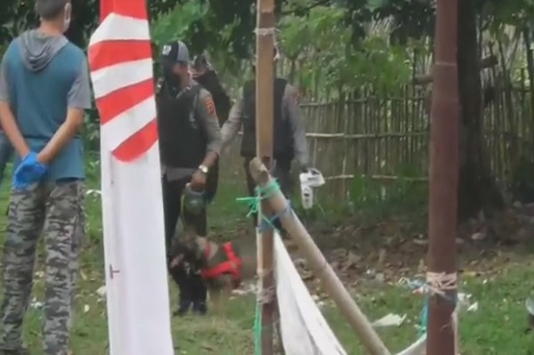 Ibu dan Anak Gadisnya Ditelanjangi dan Dibunuh, Anjing Pelacak Endus Sejumlah Tempat di TKP