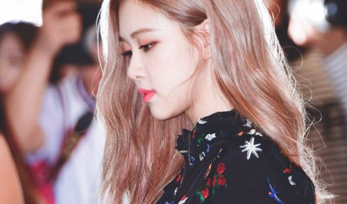 Warna Rambut Rosé BLACKPINK untuk Dicoba, dari Gaya Alami sampai Anime