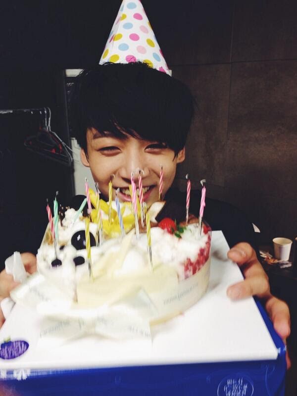 Transformasi Jungkook BTS dari Debut hingga Usia 24 Tahun