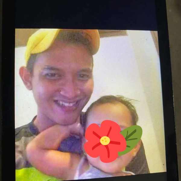 Foto Rezky Aditya Gendong Kekey Anak Wenny Ariani Viral